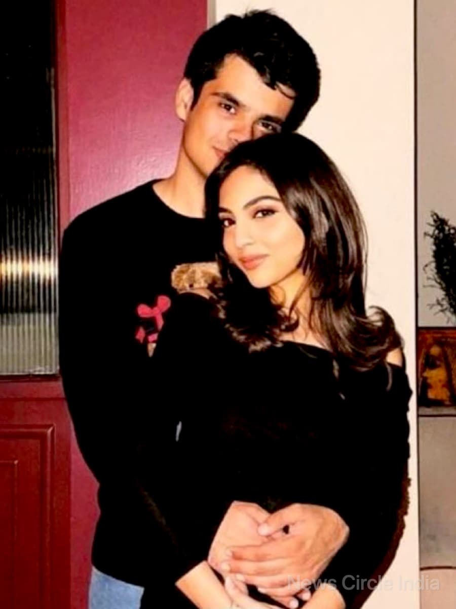 प्रियंका गांधी के बेटे रेहान वाड्रा की गजब लव स्टोरी: अवीवा बेग संग हुई सगाई